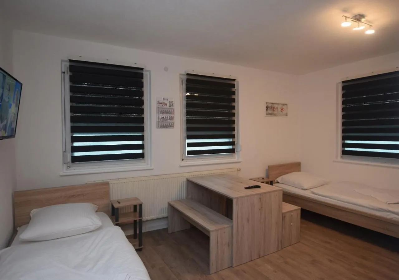 Ab Moehringen Messe Zimmer Stoccarda 0*,  Germania